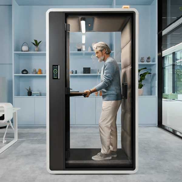 HushFree.S-Akustikbox-mit-Tisch Der höhenverstellbare Schreibtisch von HushFree.S gibt Ihnen die Freiheit, Ihre Einrichtung auf maximalen Komfort einzustellen.
